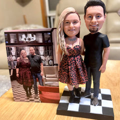 Vollständig anpassbare benutzerdefinierte Bobbleheads für 2 Personen mit graviertem Text