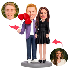 Hält drei Herz-Ballon-Paare Kundenspezifische Bobbleheads mit eingraviertem Text
