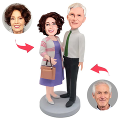 Glückliches altes Paar Kundenspezifische Bobbleheads mit eingraviertem Text
