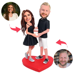 Lässiges Paar im schwarzen Anzug Kundenspezifische Bobbleheads mit eingraviertem Text
