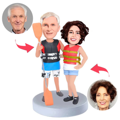 Altes Ehepaar mit Paddelbrett Kundenspezifische Bobbleheads mit eingraviertem Text