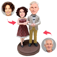 Glückliches Liebespaar Altes Paar Kundenspezifische Bobbleheads mit eingraviertem Text