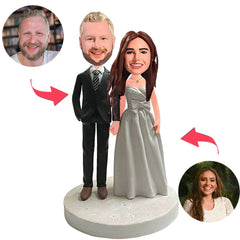 Glückliches Hochzeitspaar Kundenspezifische Bobbleheads mit graviertem Text