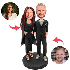 Paar im schwarzen Kleid Kundenspezifische Bobblehead mit graviertem Text