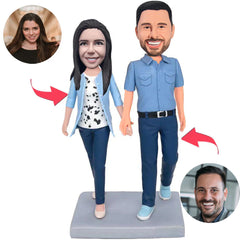 Moderne kundenspezifische Bobbleheads des glücklichen Paars mit graviertem Text