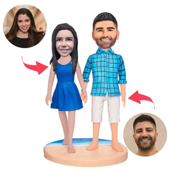 Glückliches Liebespaar Strandpaar Kundenspezifische Bobbleheads mit eingraviertem Text