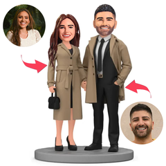 Paar trägt Khaki-Jacken Kundenspezifische Bobbleheads