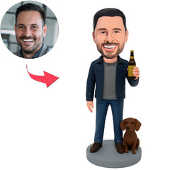 Mann hält Bierflasche mit Hund Benutzerdefinierte Wackelköpfe