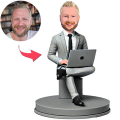 Geschäftsmann arbeitend auf Stuhl Benutzerdefinierte Bobbleheads