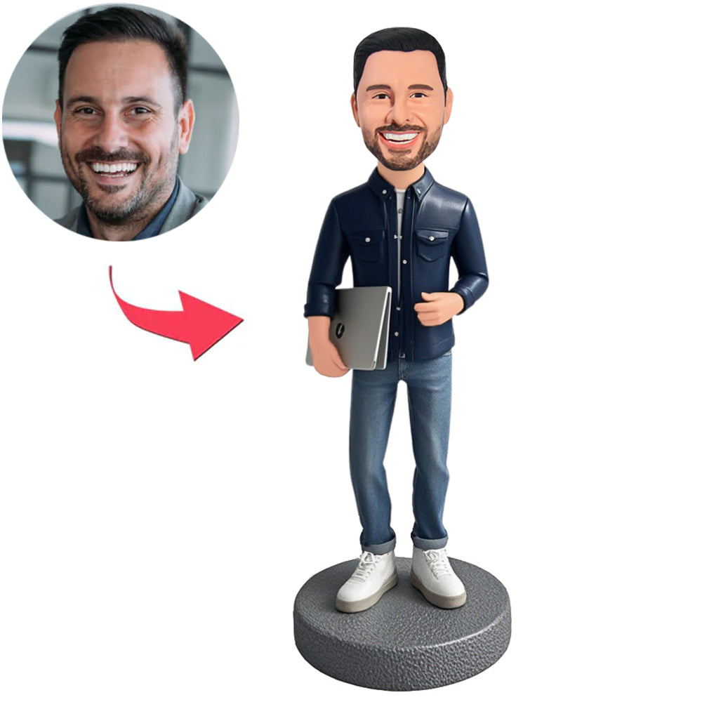 Männlicher Programmierer mit Laptop Benutzerdefinierte Bobbleheads