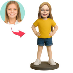 Mädchen mit Händen an den Hüften Benutzerdefinierte Bobbleheads