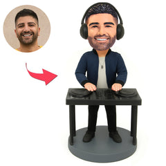 DJ in dunkelblauer Jacke Kundenspezifische Bobbleheads