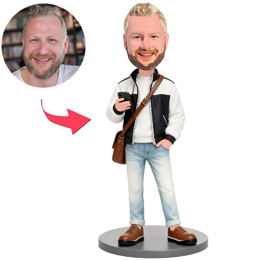 Moderner Mann hält Telefon Benutzerdefinierte Bobbleheads