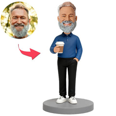 Mann im blauen Poloshirt hält Kaffeetasse Benutzerdefinierte Bobbleheads