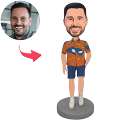 Stilvoller Mann in einem Hawaiihemd Kundenspezifische Bobbleheads mit graviertem Text