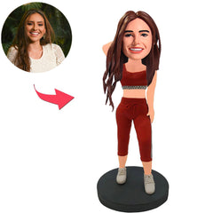 Stilvolle Frau im roten Anzug Kundenspezifische Bobbleheads mit graviertem Text