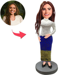 Personalisierte Bobbleheads für gut gekleidete Frauen mit eingraviertem Text