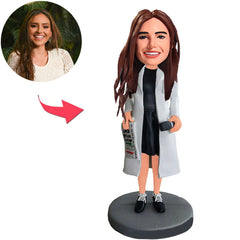 Frau mit Mikrofon Benutzerdefinierte Bobbleheads mit graviertem Text