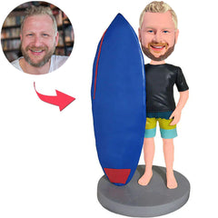 Mann mit blauem Surfbrett Kundenspezifische Bobbleheads mit graviertem Text