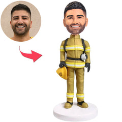 Feuerwehrmann in den gelben einheitlichen kundenspezifischen Bobbleheads addieren Text