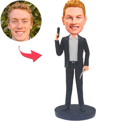 Cooler Mann mit Gewehr kundenspezifischen Bobbleheads addieren Text