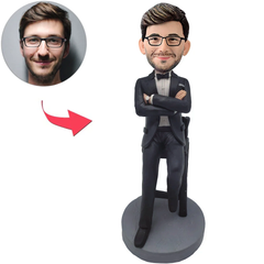 Kundenspezifischer Bobbleheads-Chef, der auf Hocker sitzt, addieren Text