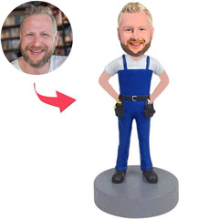Arbeiter mit Werkzeugen kundenspezifische Bobbleheads fügen Text hinzu