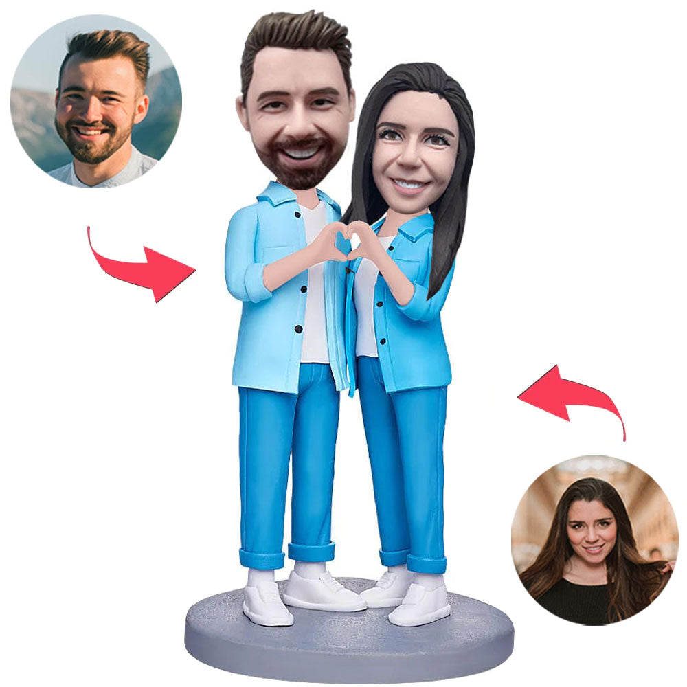 Paar-Hände in der Herz-Haltungs-kundenspezifischen Bobblehead addieren Text