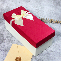 Rote Geschenkbox