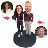 Paar trägt Pullover Kundenspezifische Bobbleheads addieren Text