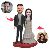 Glückliche Liebes-Paar-kundenspezifische Bobbleheads mit graviertem Text
