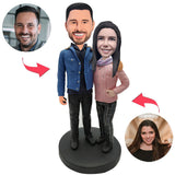 Paar im Freien im Winter Kundenspezifische Bobbleheads mit graviertem Text