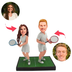 Paar spielt Tennis Kundenspezifische Bobbleheads mit eingraviertem Text