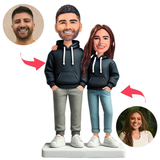 Paar trägt dunkelblaue Kapuzenpullover Kundenspezifische Bobbleheads
