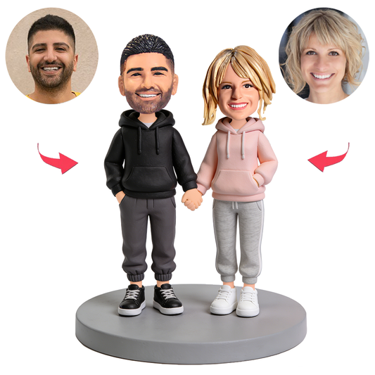 Paare in Freizeitkleidung, die Händchen halten Benutzerdefinierte Bobbleheads