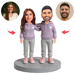 Paar in passenden lila Kapuzenpullovern Benutzerdefinierte Bobbleheads