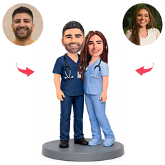 Ärztepaar lehnt sich zusammen Benutzerdefinierte Bobbleheads