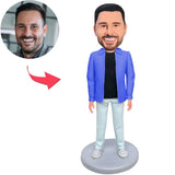 Hübscher Mann im blauen Mantel Kundenspezifische Bobbleheads mit graviertem Text
