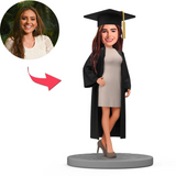 Glückliche Abschlussfrau Mit Bachelor Kappe Benutzerdefinierte Bobbleheads
