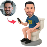 Bester Papa in Blauen Klamotten auf Toilette Benutzerdefinierte Bobbleheads