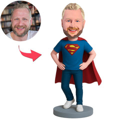 Superheld mit Umhang und Händen an den Hüften Benutzerdefinierte Bobbleheads