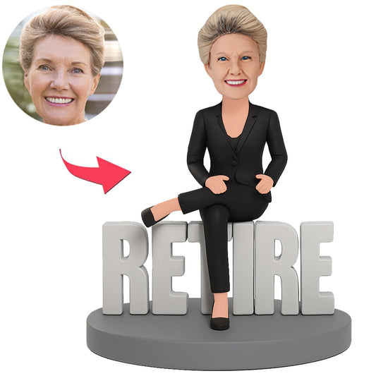 Geschäftsfrau sitzend auf Ruhestand Benutzerdefinierte Bobbleheads