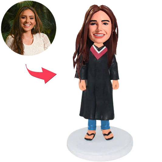 Abschlussmädchen, das Hausschuhe trägt Kundenspezifische Bobbleheads fügen Text hinzu