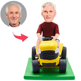 Mann fährt Traktor Kundenspezifische Bobbleheads addieren Text