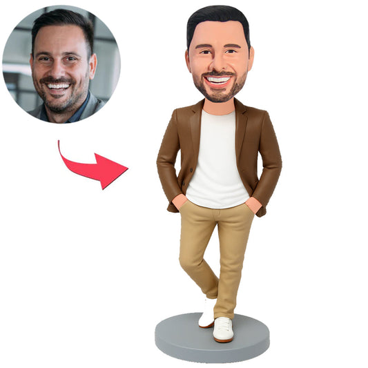 Mann in brauner Jacke und beiger Hose Benutzerdefinierte Bobbleheads