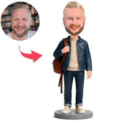 Mann im blauen Mantel mit Rucksack Benutzerdefinierte Bobbleheads