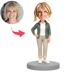 Frau im graugrünen Mantel Benutzerdefinierte Bobbleheads