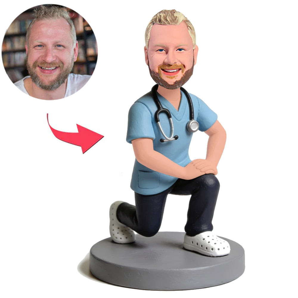 Der Arzt kniete auf einem Knie Benutzerdefinierte Bobbleheads