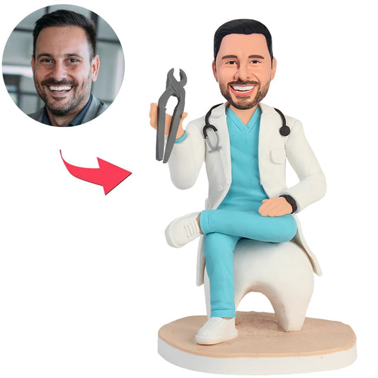 Zahnarzt sitzt auf Zahn Kundenspezifische Bobbleheads