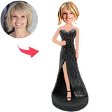 Schöne Frau im schwarzen Kleid Kundenspezifische Bobbleheads mit graviertem Text